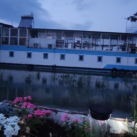 Pontonul Lui Cristian Hotel Mahmudia Bagian luar foto
