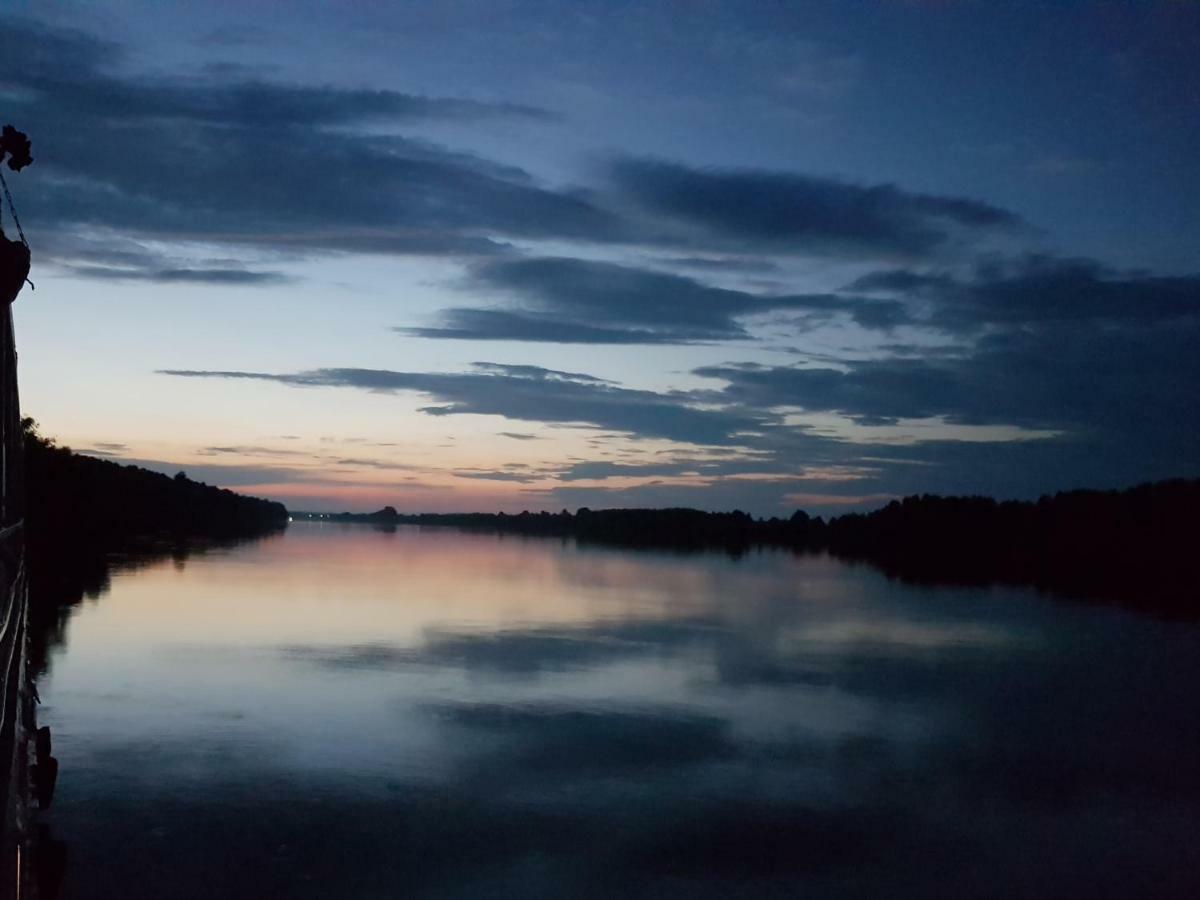 Pontonul Lui Cristian Hotel Mahmudia Bagian luar foto